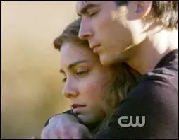 Avec qui est Damon ?