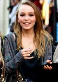 Comment s'appelle la fille ane de Johnny ?