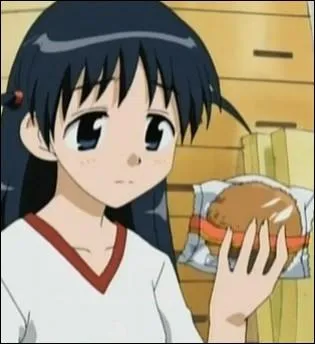 (Ép. 06 - Épreuve de survie après les cours ! ) Tenma est enfermée par mégarde dans la remise de la salle de sport. Morte de faim, elle mange quelque chose qu'elle a trouvé par terre. C'est :