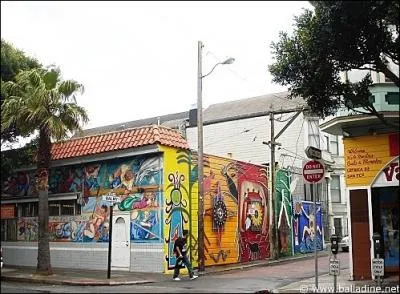 Comment appelle-t-on les dessins que l'on peut trouver sur les murs de San Francisco ?