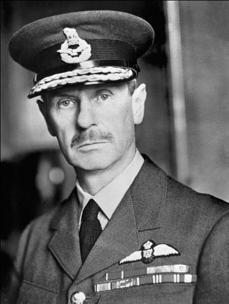 Il fut le premier promoteur de la victoire alliée en empêchant le débarquement nazi en Angleterre (1940). Malgré sa victoire, il fut mis au placard. Pendant la première guerre mondiale, son surnom fut «Stuffy»