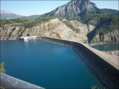 Quel beau barrage , mais de quel barrage s'agit-il ?