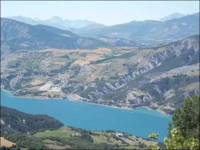O se trouve ce lac magnifique et quel est son nom ?