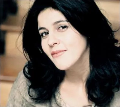 Souad Massi avait chanté ''Paris'' avec Marc Lavoine puis en 2010 elle est partie dans le sud-ouest de la France à Astaffort pour enregistrer un album dans les studios de...