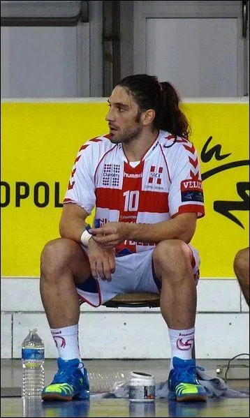 Qui est ce handballeur ?
