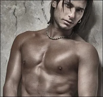 Que cache John-David ?