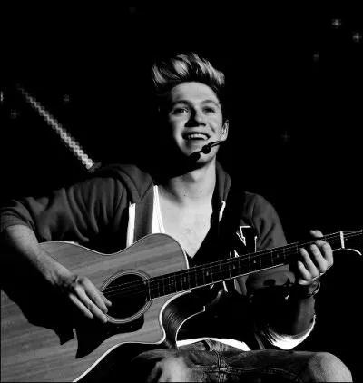 De quelle nationalit est-il ?