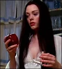  Miroir, gentil miroir . Qui se transforme en Cendrillon ?