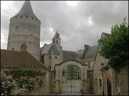 Nous voici  Chteaudun ( Eure-et-Loir ). Elle est chef-lieu ...