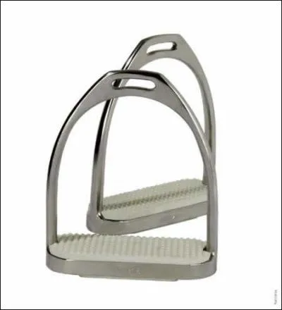 Quel pied (s) met-on dans l'trier pour monter ?