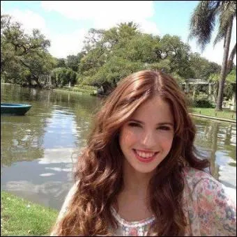 Avec qui Camila est-elle en couple ?