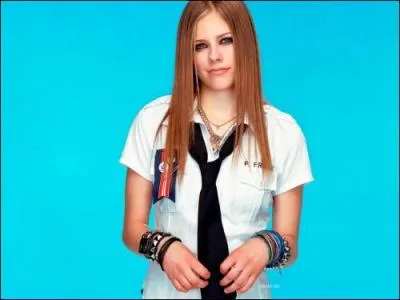 De quelles couleurs aime-t-elle s'habiller ?