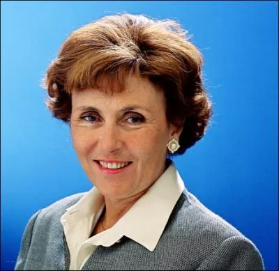 Cette femme est pour le moment la seule  avoir occup le poste de premier ministre en France, et je ne vous raconte pas de salades. Qui est-elle ?