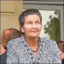 Forte d'une longvit certaine en politique, on lui doit entre autres la loi sur l'avortement en France. Qui est-elle ? Allez, en voiture !