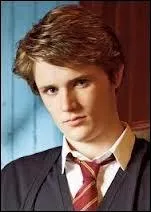 Avec qui Jrme sort-il  la fin de la saison ?