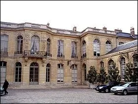 Le 15 mai : pour la premire fois en France, une femme est nomme 1er ministre. Qui est-ce ?