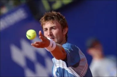 Juan Carlos Ferrero, tennisman espagnol a lui aussi ralis le doubl. Il remporta Roland-Garros et Monte-Carlo en :