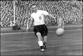 Stanley Matthews, aujourd'hui disparu, est le premier joueur  avoir reu le Ballon d'or.