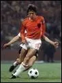 Johan Cruyff a t couronn en 1971 et 1972, il jouait alors  l'Ajax d'Amsterdam.