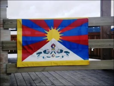 Quel pays a un drapeau comme celui-l ?