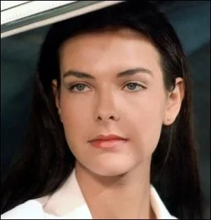 La jolie et raffine Carole Bouquet, franaise, rendit 007 compltement accroc. Dans quel pisode ?