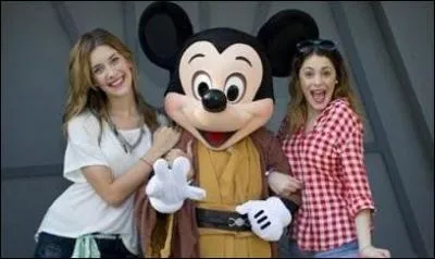 Pourquoi Angie a-t-elle menti  Violetta sur son identit ?