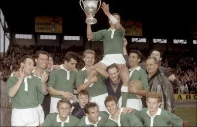 Deux ans aprs sa premire finale de Coupe de France, l'ASSE remporte le trophe. Mais face  quelle quipe ?