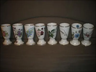 Un rcipient pour le caf; sur la photo, choisissez celui qui vous plat le plus !