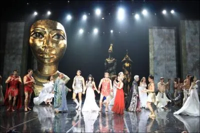 Comment Cl�op�tre meurt-elle ?