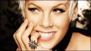 Qui est cette star ?