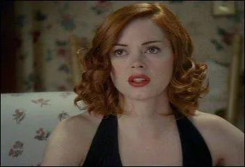 Dans la srie, pour quelle raison Paige a-t-elle les cheveux roux ?