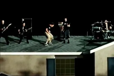 De quel clip cette image est-elle extraite ?