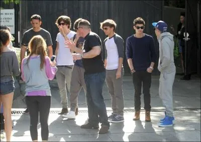 Qui a dit que  Si un homme te siffle ne te retourne pas ! Tu es une dame, pas un chien  ?