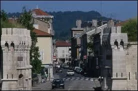 Nous sommes de retour en Lorraine,  Toul ( Meurthe-et-Moselle ). Cette ville est chef-lieu ...