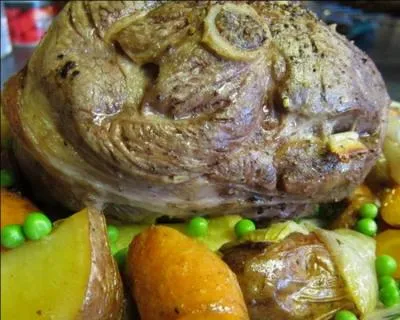 La  gasconnade , qui, dans le dictionnaire, est l'quivalent d'une  fanfaronnade , se dcline aussi en cuisine sur le mode d'un gigot d'agneau piqu d'ail et de filets .....