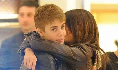 Parmi ces jeunes stars, avec laquelle est-il sorti rcemment ?