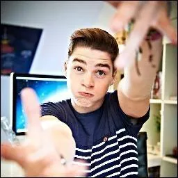 De quel instrument sait-il jouer ?