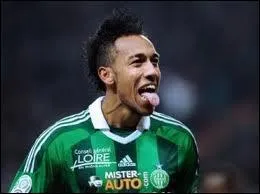 A quel poste volue-t-il actuellement ?