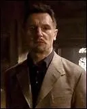 Qui lui dit comment entrer dans la Ligue ?