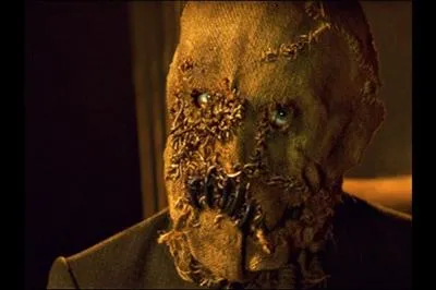 Quel moyen la socit de la premire question utilise-t-elle pour dtruire Ghotam ?