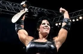 Qui est  ce jour la seule diva  avoir remport le titre intercontinental ?