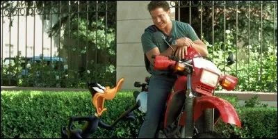 Qui est le voisin de D.J ?