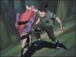 Lors du combat qui oppose Shikamaru  Tayuya, quel doigt se brise-t-il pour rsister aux hallucinations engendres par la flte de Tayuya ?