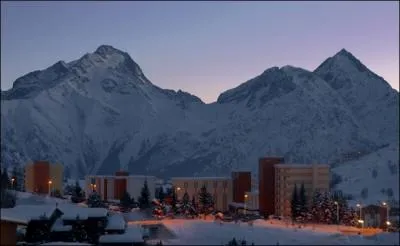Le deuxime mot du nom de cette station alpine est le cinquime palier. C'est :