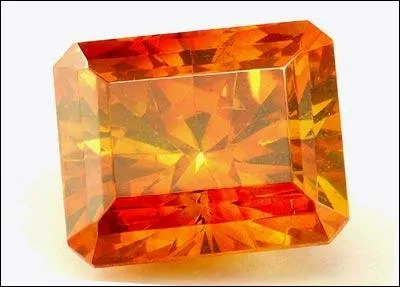 Lorsqu'on dcrit la  couleur grenat  on imagine le rouge, mais le grenat existe en plusieurs couleurs. Comment appelle-t-on la varit en couleur orange intense provenant de la Namibie ?