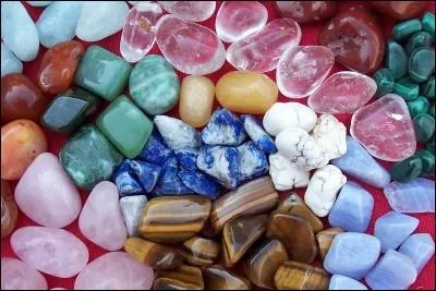 La topaze est le minral le plus dur et capable de rayer une vitre. Est-ce vrai ?