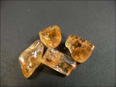 Quand on parle d inclusion  dans une pierre, que signifie-t-on ?