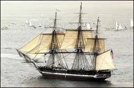 Ce bateau  voiles porte le mme nom qu'un oiseau trs rapide. Quel est son nom ?