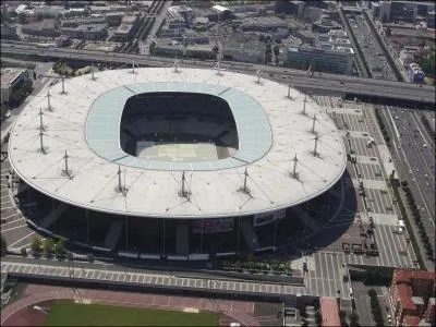 En quelle anne le stade de Paris a-t-il t fond ?