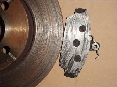 Il convient de faire attention aux disques, la... petite rayure les rendra inutilisables.